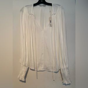 Rebecca Taylor NWT
Milk Tie-Front Puff Sleeve V-Neck Top - XL BEAUTIFUL Quality!